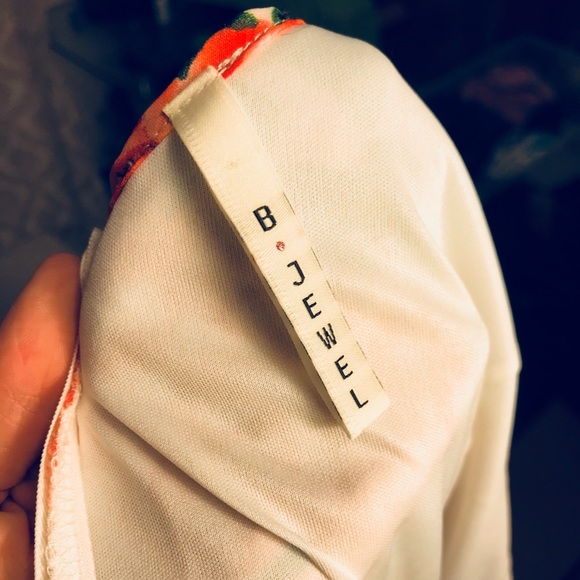 🌸🌺BEAUTIFUL FLORAL MINI DRESS🌸🌺 - Picture 7 of 7